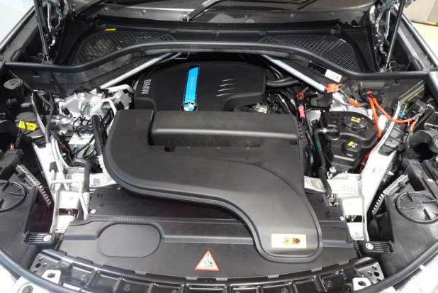 「BMW X5 xDrive 40e プラグインハイブリッドのSUVが日本登場！ 価格は927万円から」の22枚目の画像