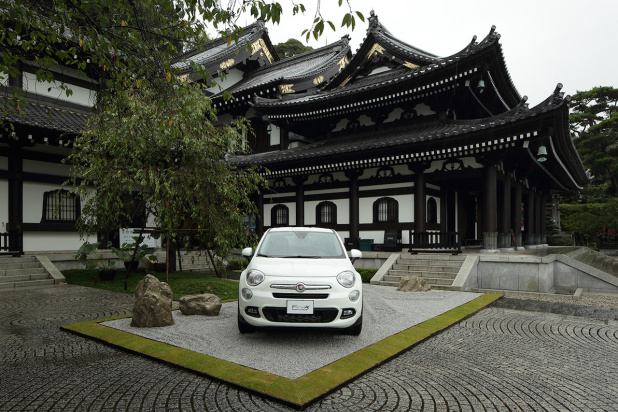 「フィアット・500Xがひと足先に鎌倉・長谷寺でコラボ」の3枚目の画像