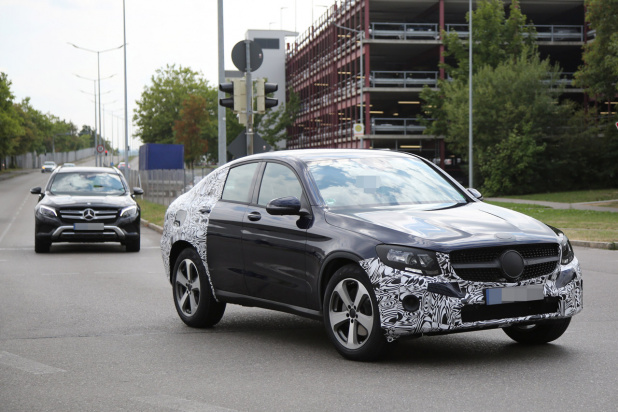 「メルセデスベンツ最小クーペSUV、市販モデルもスタイリッシュに!」の2枚目の画像