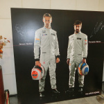 「【F1女子姉妹＠HONDA F1 Fan Meeting】鈴鹿日本GP目前ファンミーティングにドライバーが乗ってきたのは？」の3枚目の画像ギャラリーへのリンク