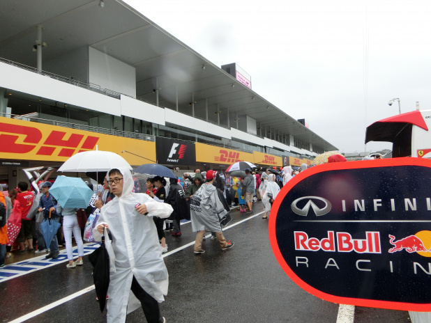 「【F1女子が行く！鈴鹿日本GP】F1初日の木曜日から楽しめるイベントとは？」の1枚目の画像