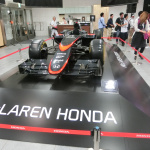 「【F1女子姉妹＠HONDA F1 Fan Meeting】鈴鹿日本GP目前ファンミーティングにドライバーが乗ってきたのは？」の15枚目の画像ギャラリーへのリンク
