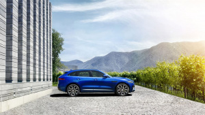 Jag_FPACE_LE_S_Location_Image_140915_01_LowRes