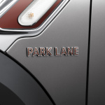 「MINIの起源にちなんだ「MINI Crossover Park Lane」はベース車から16〜36万円高」の9枚目の画像ギャラリーへのリンク