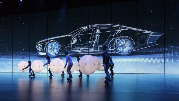 「メルセデス・ベンツが全長が変わる空力ボディのコンセプトカーを披露【フランクフルトショー2015】」の5枚目の画像