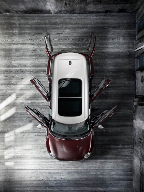 「BMWミニの2代目クラブマンが日本上陸。価格は344万円より」の19枚目の画像
