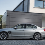 燃費47.6km/L!! BMW 3シリーズに市販PHV「330e」追加 - P90194397
