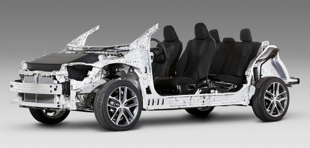 「トヨタが「新型プリウス」と派生SUVの市販車を公開へ！」の3枚目の画像