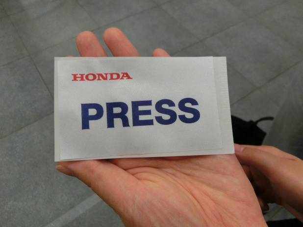 「【F1女子姉妹＠HONDA F1 Fan Meeting】鈴鹿日本GP目前ファンミーティングにドライバーが乗ってきたのは？」の4枚目の画像