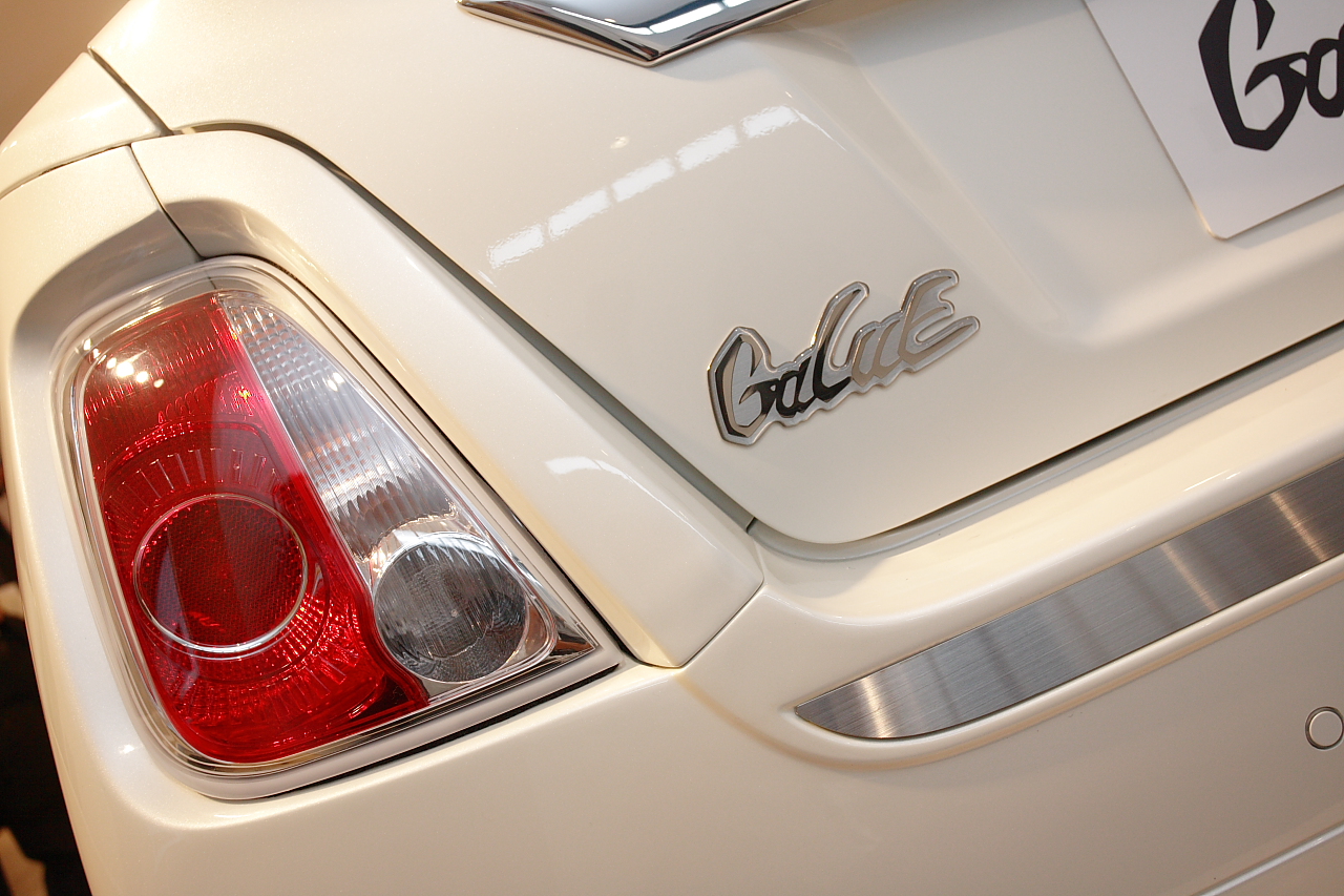 新型ガリューのクラシカルなボディのベース車は Clicccar Com