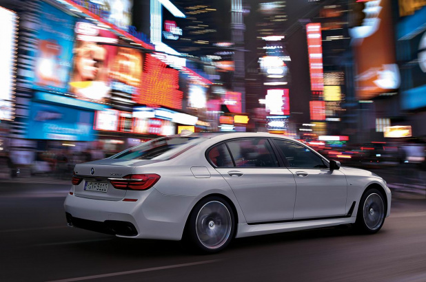「軽量カーボン使用ボディに先進技術満載「BMW 7シリーズ」は1217万円から」の2枚目の画像