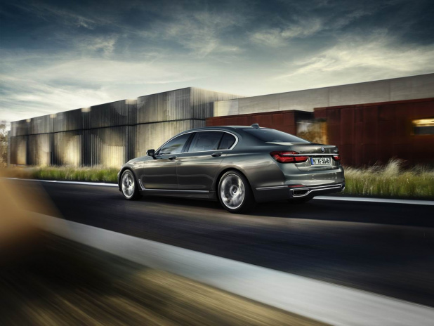 「450馬力V8ターボは1485万円〜 ─ BMW新型7シリーズ画像ギャラリー」の9枚目の画像