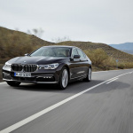 軽量カーボン使用ボディに先進技術満載「BMW 7シリーズ」は1217万円から - BMW 750Li90178440