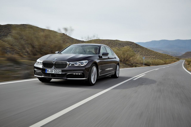 「軽量カーボン使用ボディに先進技術満載「BMW 7シリーズ」は1217万円から」の3枚目の画像
