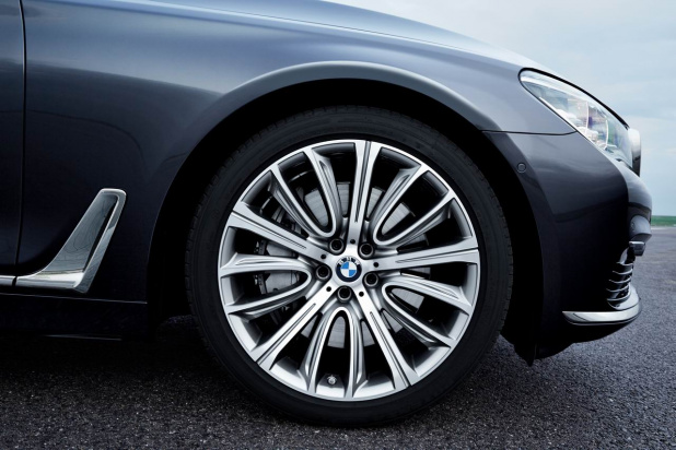 「450馬力V8ターボは1485万円〜 ─ BMW新型7シリーズ画像ギャラリー」の15枚目の画像
