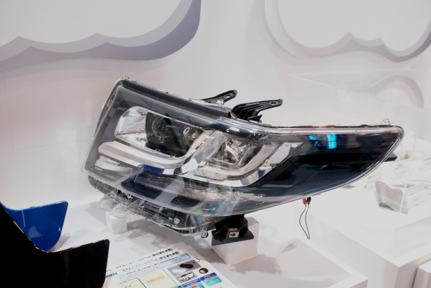 「【関西 ものづくりワールド2015】カネカが自動車用樹脂材料で自動車業界にアピール」の5枚目の画像
