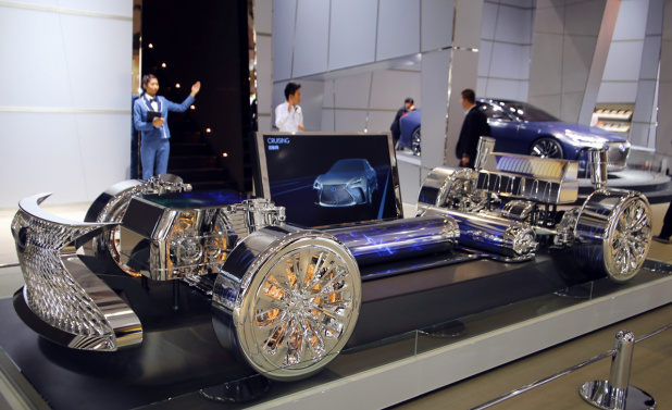 「【東京モーターショー15】次期「Lexus LS」は自動運転を搭載したFCVになる!」の8枚目の画像