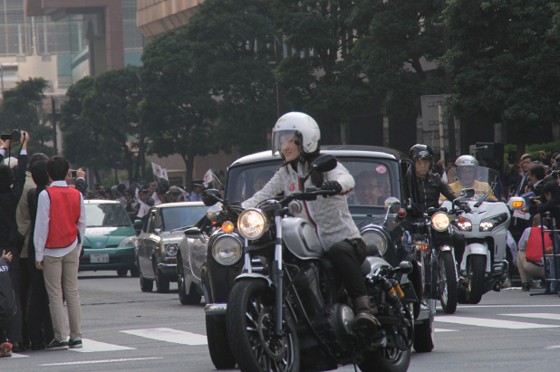 「【東京モーターショー15】荒川静香さんもバイクで参加！「東京モーターショー60周年記念パレード」」の3枚目の画像