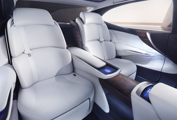 「【東京モーターショー15】次期「Lexus LS」は自動運転を搭載したFCVになる!」の5枚目の画像