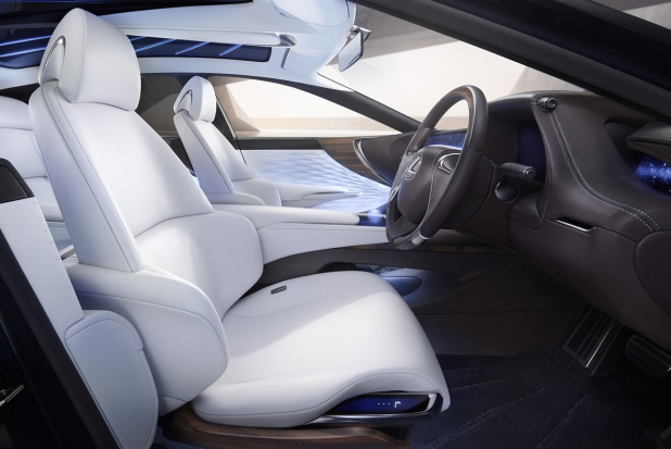 「【東京モーターショー15】次期「Lexus LS」は自動運転を搭載したFCVになる!」の6枚目の画像