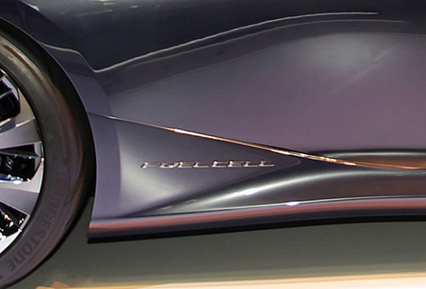 「【東京モーターショー15】次期「Lexus LS」は自動運転を搭載したFCVになる!」の1枚目の画像