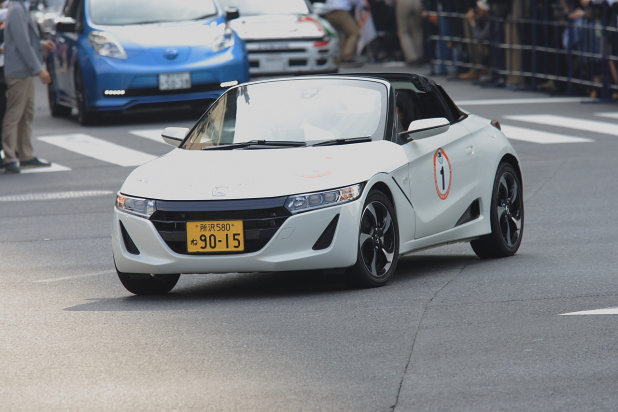 「【東京モーターショー15】60周年パレードでわかった「自動車メーカートップはやっぱりクルマが好きだった」」の4枚目の画像