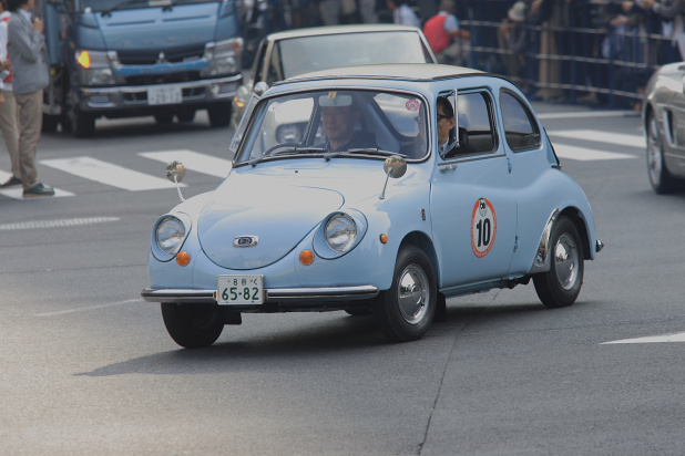 「【東京モーターショー15】60周年パレードでわかった「自動車メーカートップはやっぱりクルマが好きだった」」の11枚目の画像