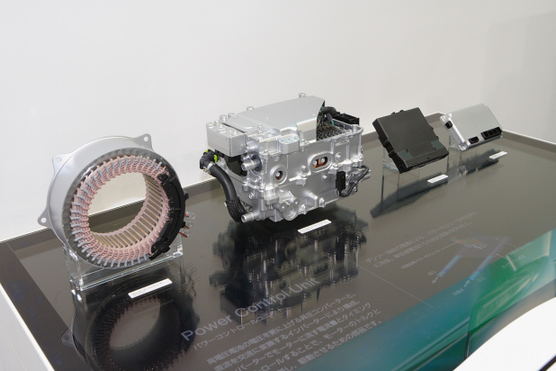 「【東京モーターショー15】新型プリウスの燃費性能の向上の影にデンソーあり！」の4枚目の画像