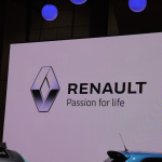 【東京モーターショー15】ルノーの世界観を表現した動画と丘状のフロアが特徴 - Renault_11
