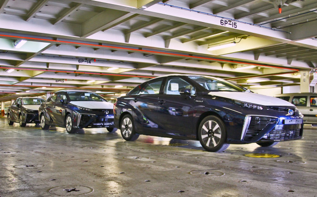 「トヨタの燃料電池車「MIRAI」が米国で2,000台受注!」の1枚目の画像