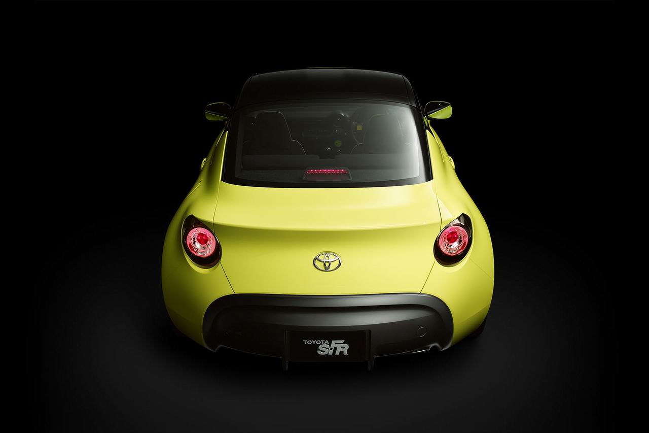 東京モーターショー15 トヨタの小型frクーペ コンセプトが初公開 Clicccar Com