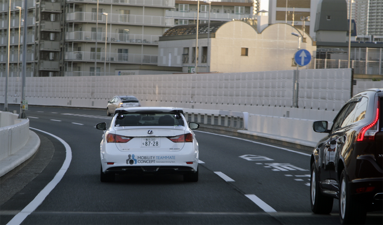 トヨタの自動運転車が首都高を実験走行。価格はいくら？  clicccar.com