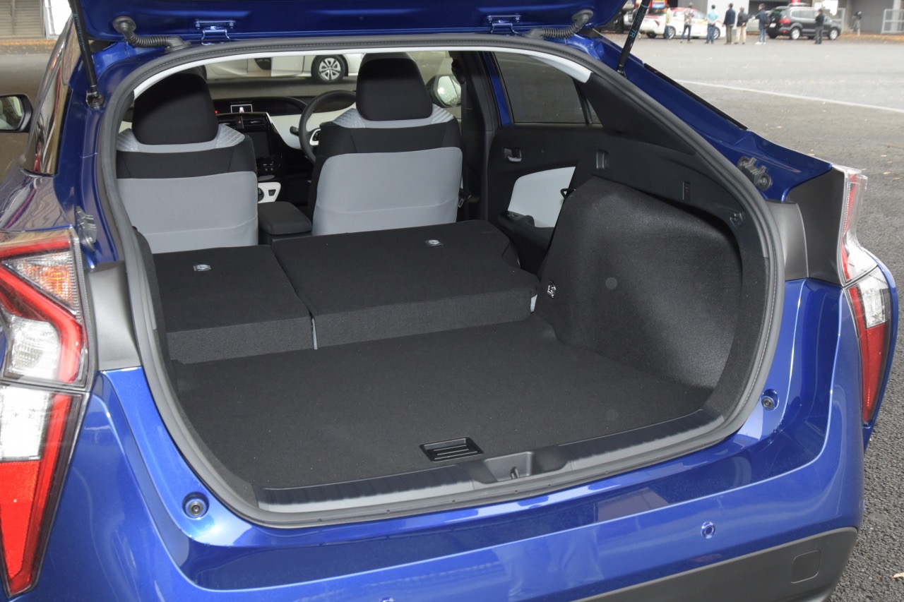 新型プリウスのサイズと視界 広さは Clicccar Com