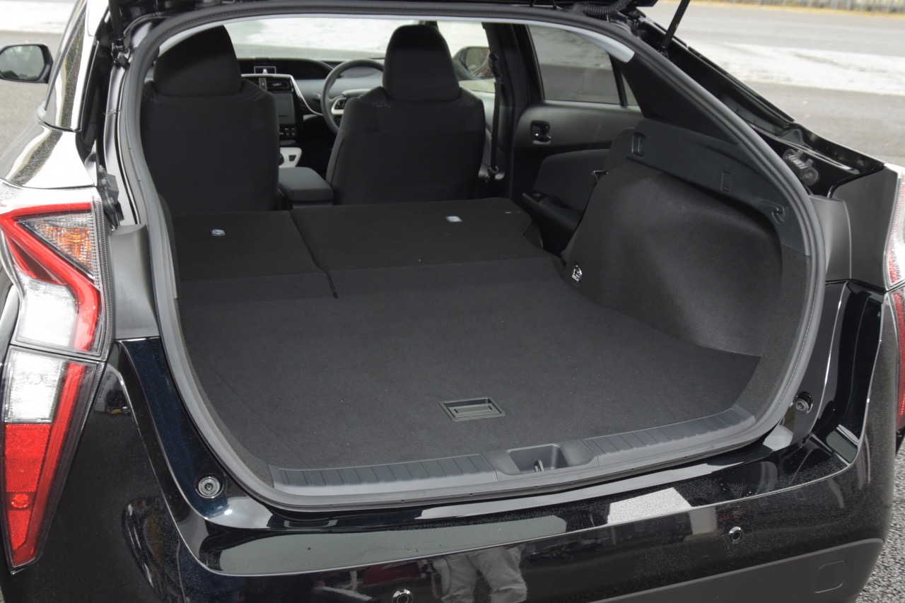 新型プリウスのサイズと視界 広さは Clicccar Com