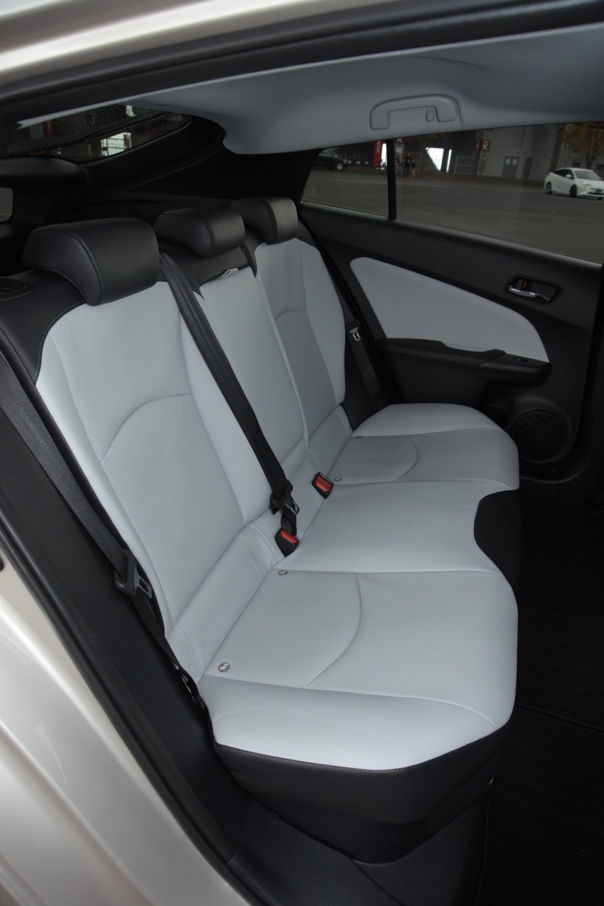 新型プリウスのサイズと視界 広さは Clicccar Com