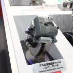 【東京モーターショー15】最新のHVシステムが丸ごとわかるアイシンブース - 2Y9A6475
