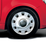 「Fiat 500 Super Pop Auguri! 」を11月7日から200台限定で販売開始 - 397_news_500_auguri_wheel_red