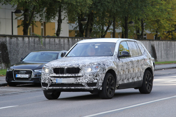 「BMW X3次世代モデル、車高低くスポーティーに大変身!」の1枚目の画像