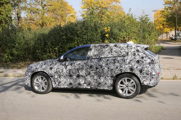 「BMW新型クーペSUV「X2」、リアルシルエットが見えた!」の4枚目の画像
