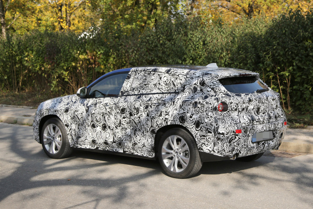 「BMW新型クーペSUV「X2」、リアルシルエットが見えた!」の5枚目の画像