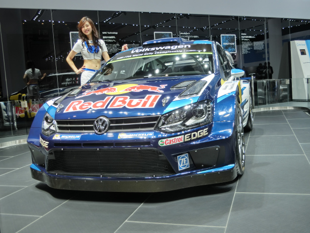 「【東京モーターショー15】 F1女子大興奮！ 三連覇を果たした最強WRCカーとは？」の9枚目の画像