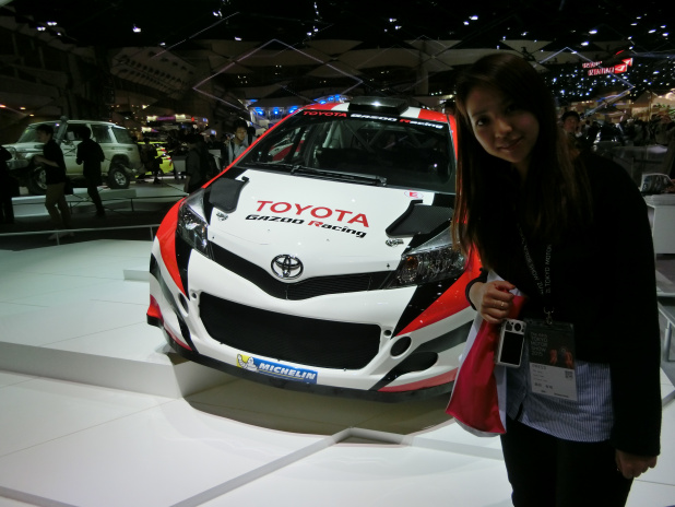 「【東京モーターショー15】 F1女子大興奮！ 三連覇を果たした最強WRCカーとは？」の1枚目の画像