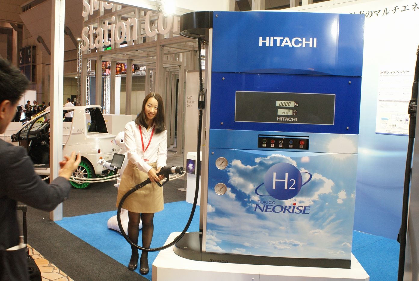 「【東京モーターショー15】水素社会のリアルを展示、あなたは燃料電池車に水素を補給できるか？」の3枚目の画像