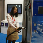 【東京モーターショー15】水素社会のリアルを展示、あなたは燃料電池車に水素を補給できるか？ - DSC03996