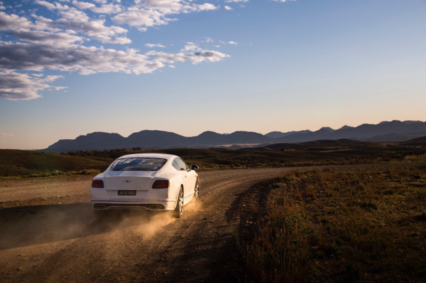 「ベントレーContinental GT Speedが最高速331km/hを幹線道路でマーク！」の4枚目の画像