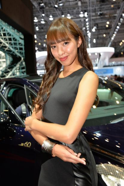 「【東京モーターショー15】会場でも目立つゴージャス系美女」の23枚目の画像