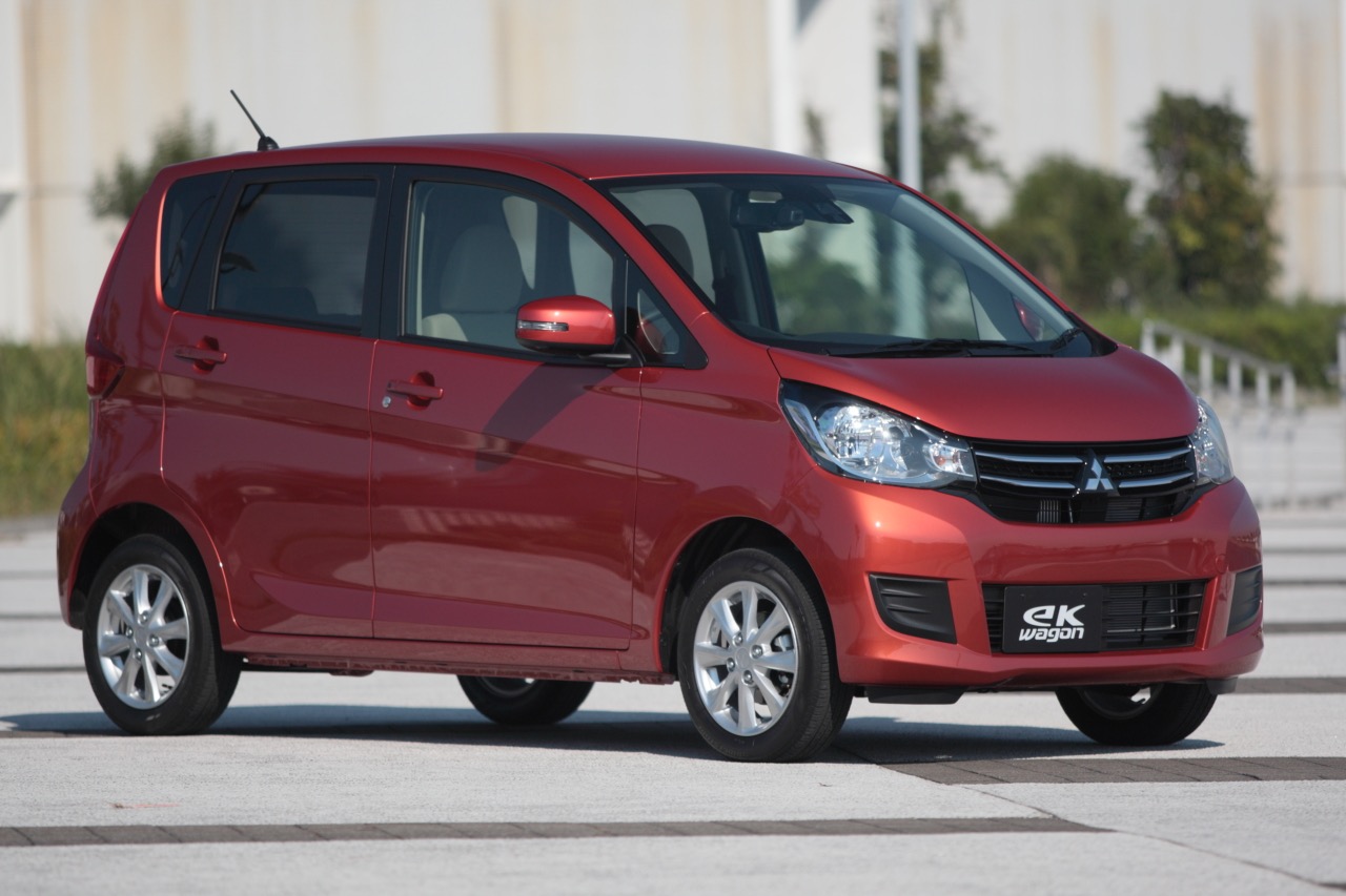 三菱ekカスタム Ekワゴンがマイナーチェンジで 安全性 洗練度をアップ Clicccar Com