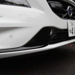 ホワイトボディにブラックのカーボンが映える ─ ボルボ「V40 R-Design Carbon Edition」画像ギャラリー - 20151111VolvoV60PolestarV40Carb019