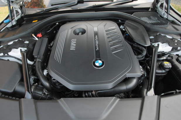 「新型BMW7シリーズの新世代の直列6気筒直噴ターボは、トルクフルでパワーフィールも極上」の6枚目の画像