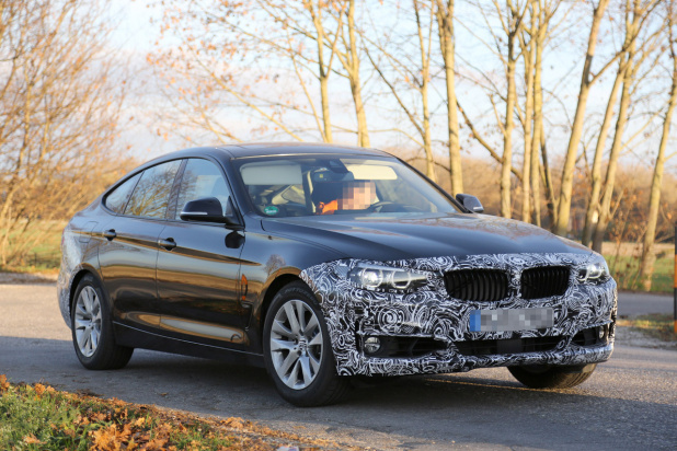 「ヘッドライト新デザイン見えた！BMW 3シリーズGTがフェイスリフト」の1枚目の画像